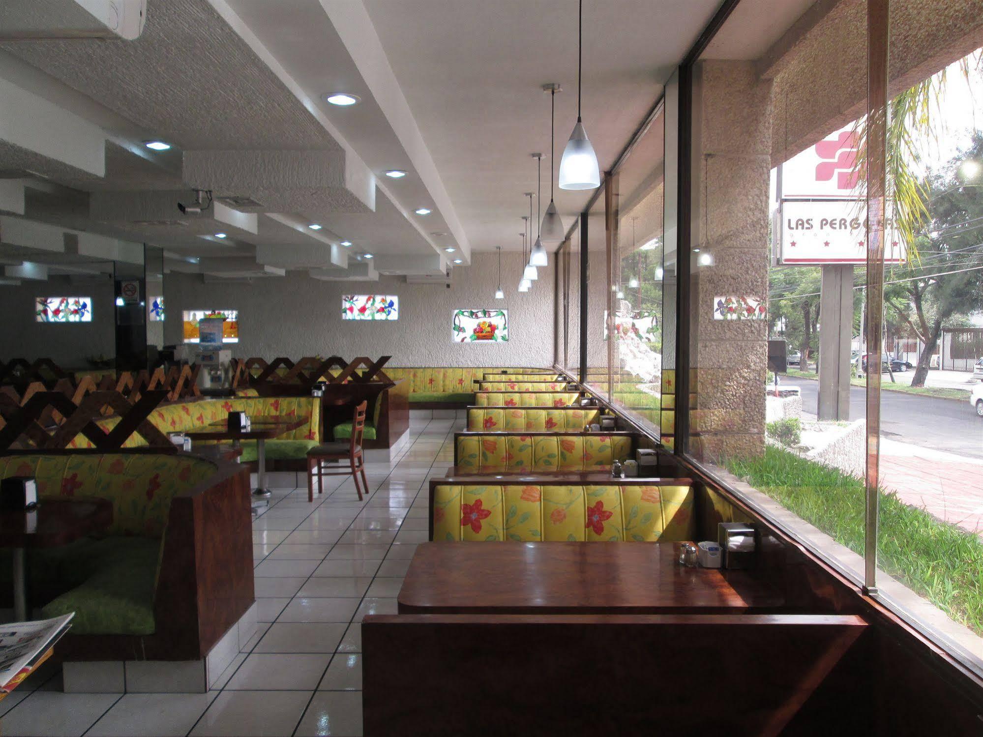 Hotel Las Pergolas Guadalajara Bagian luar foto