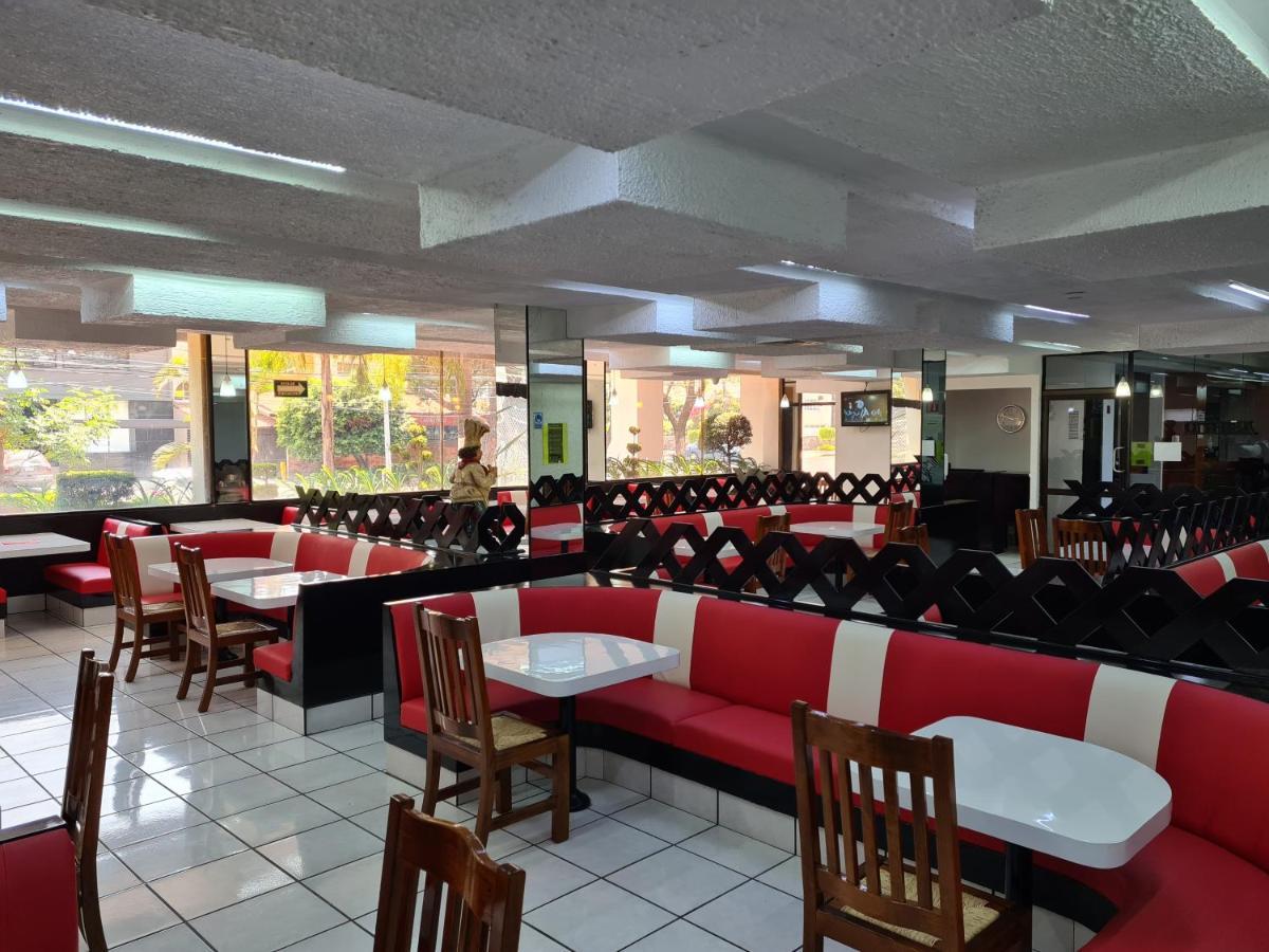Hotel Las Pergolas Guadalajara Bagian luar foto