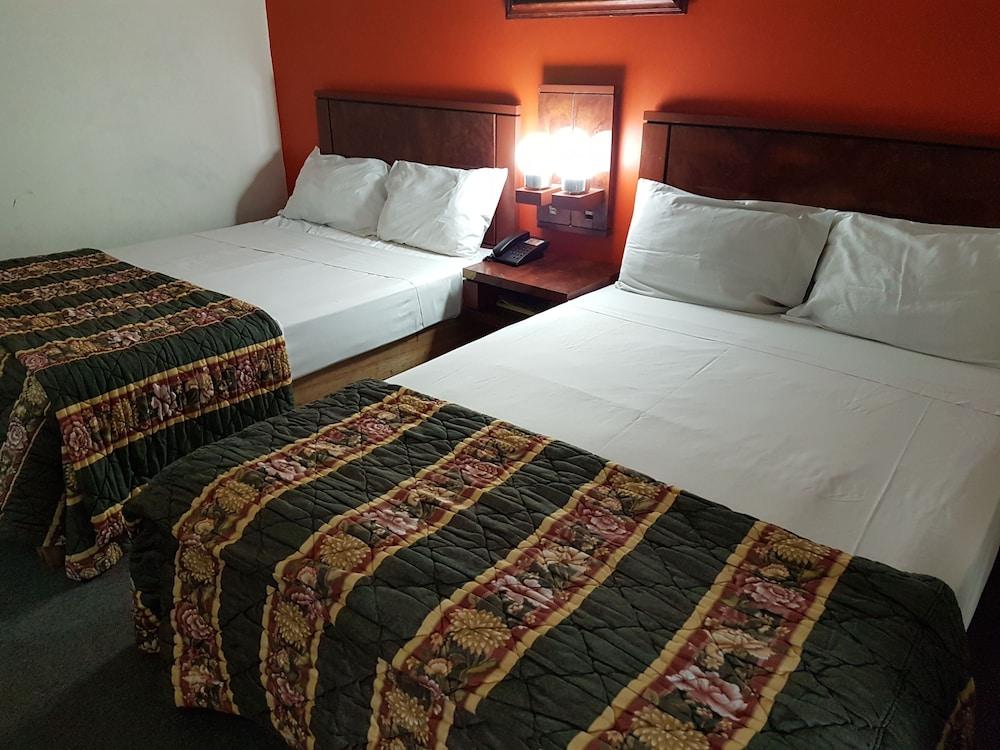 Hotel Las Pergolas Guadalajara Bagian luar foto